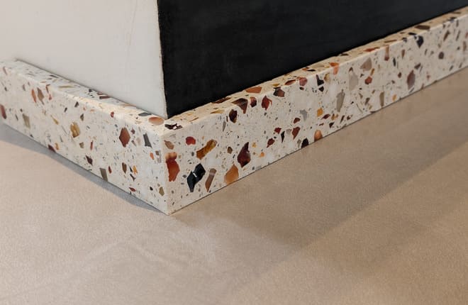 Plinthe en terrazzo préfabriqué