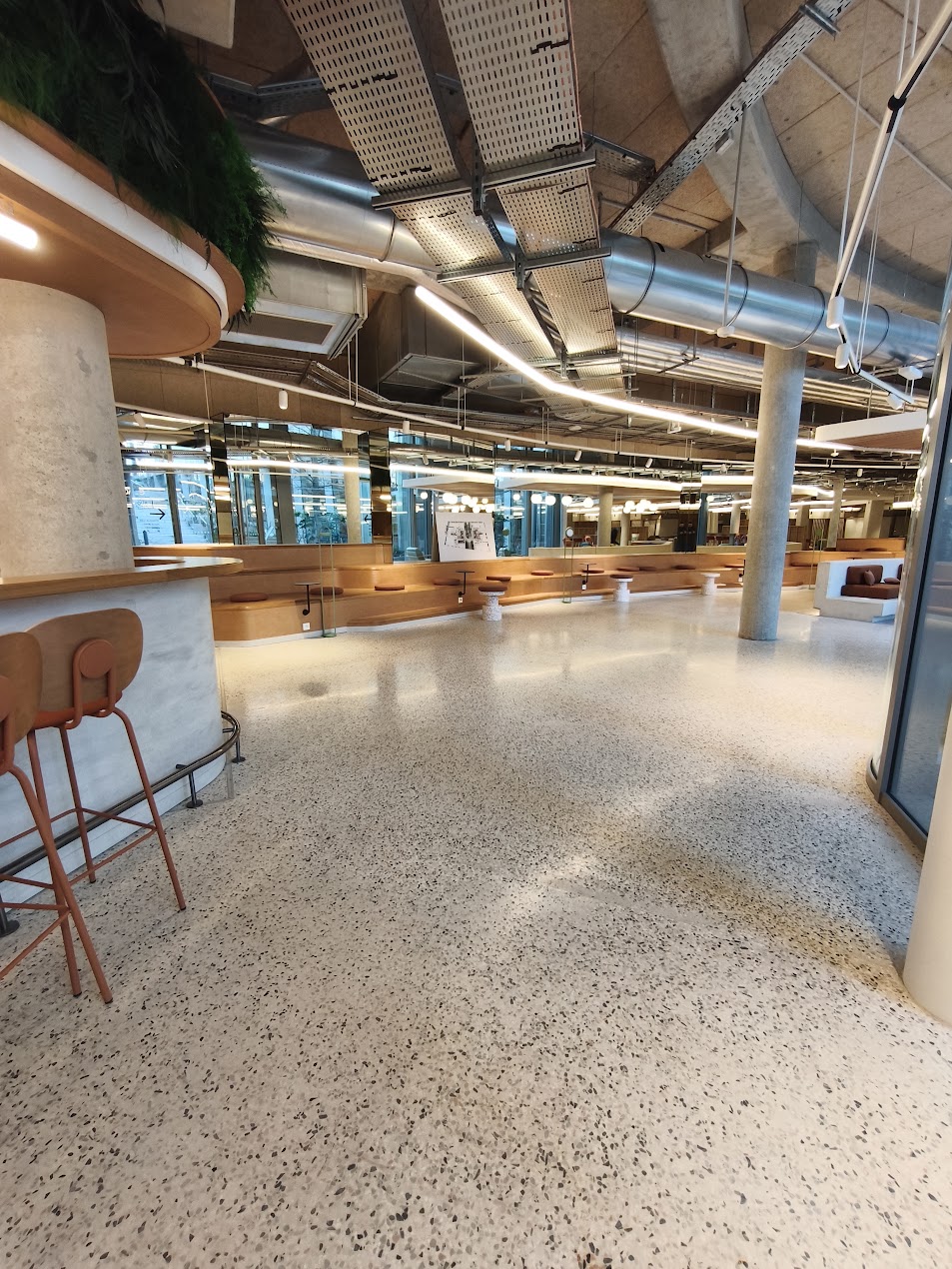 Terrazzo coulé dans les espaces communs du chantier Sequana, Paris 13e